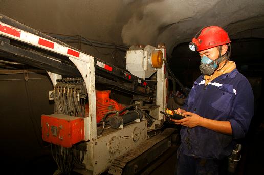 山能棗礦集團濱湖煤礦遠距離操控提升安全保障能力