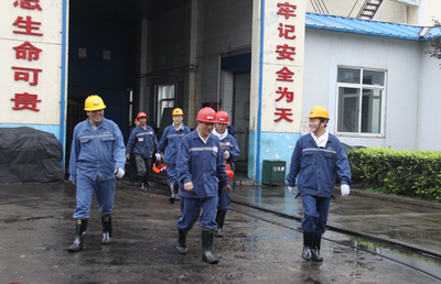 副縣長吳云鋒檢查蔣家河煤礦安全生產(chǎn)工作