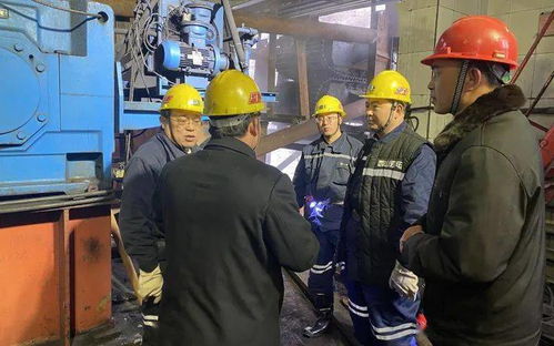官地礦領(lǐng)導(dǎo)現(xiàn)場調(diào)研970水平主運系統(tǒng)皮帶更換工作